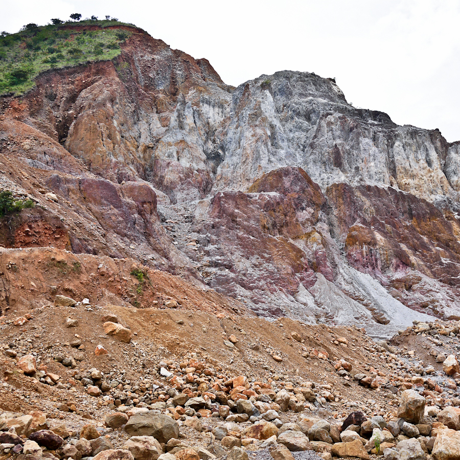 82303-topuriscal04-lr-1030161