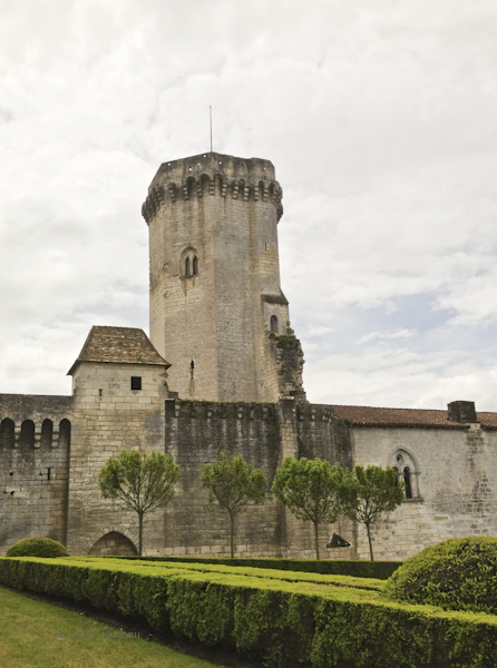 cb637-bourdeilles-44-1494