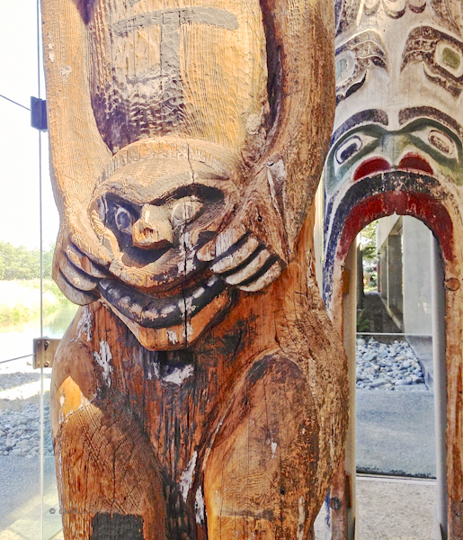 d23f4-anthro-16-3244