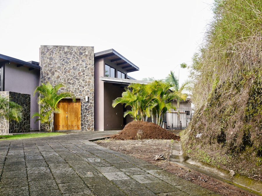 082b3-dayone-04-1190268