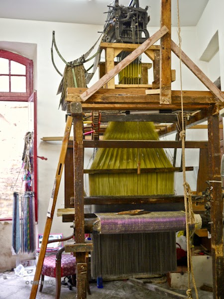 4d9b8-loom-pez-01-1220801