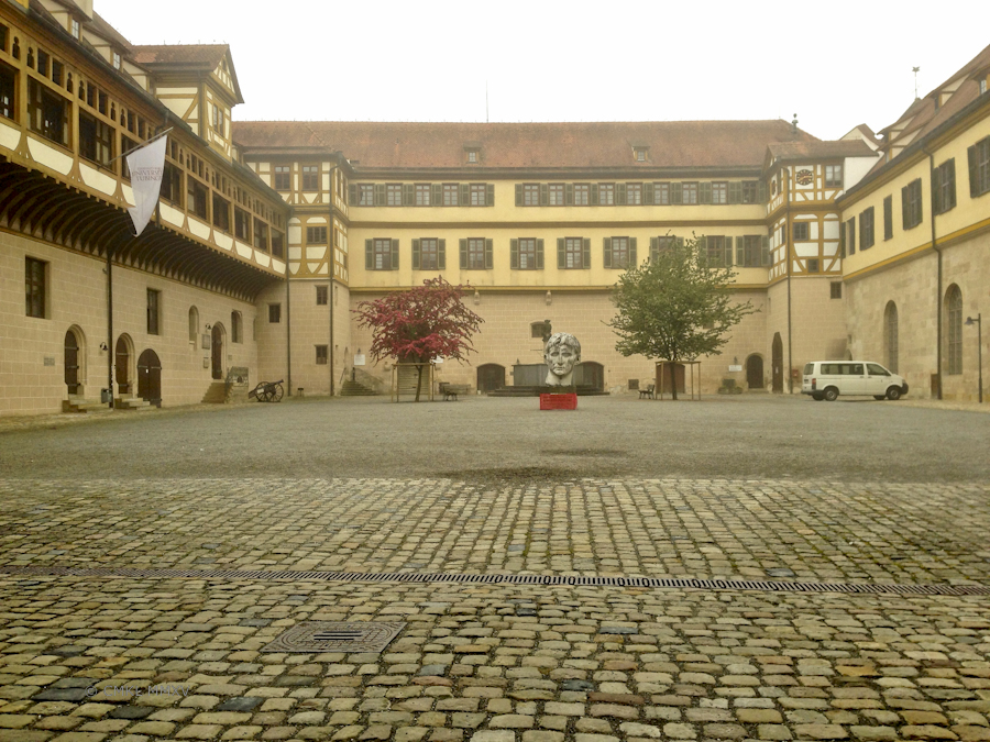 Finally we step into the courtyard, guarded by Imperator Caesar Divi Filius Augustus himself