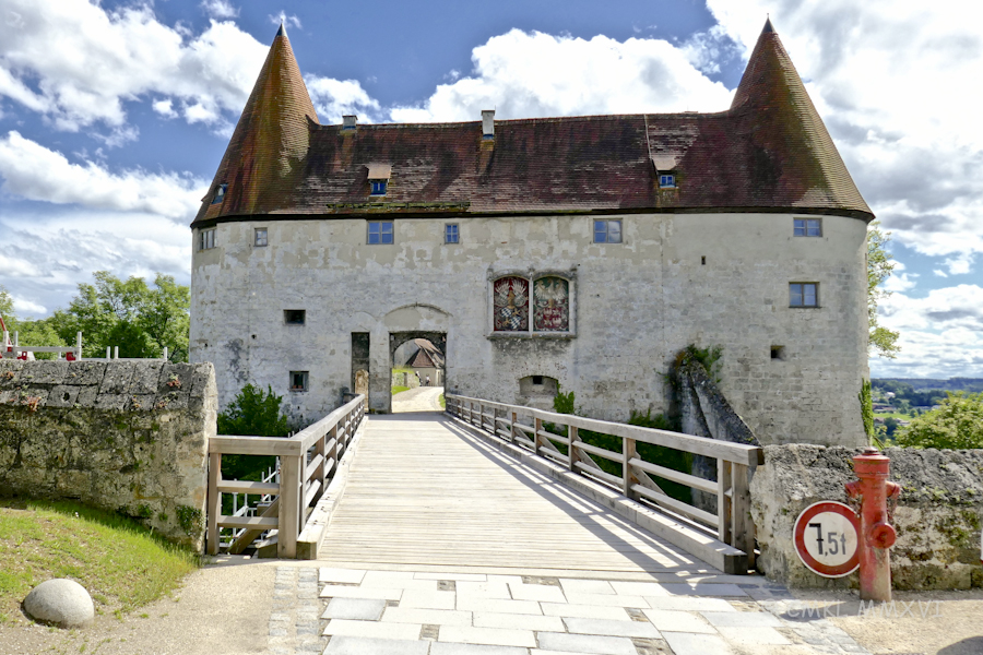 BurgHausen.Arrival.01-1000528