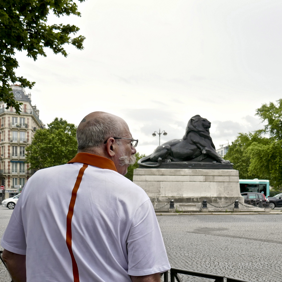 Paris.Exchange.76-1020064